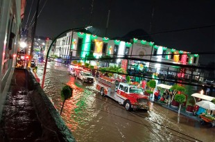 Las intensas lluvias de las últimas horas han provocado inundaciones en avenidas primarias Del Valle de México