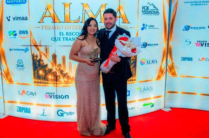 Valeria Cruz Olvera, presidenta municipal de Aculco, recibió el Premio Internacional ALMA 2026 en la categoría Promotora del Desarrollo Social.