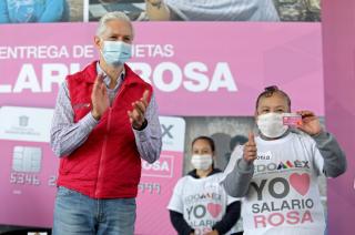 El ejecutivo estatal entregó 5 mil tarjetas de su proyecto insignia en Ixtapan de la Sal.