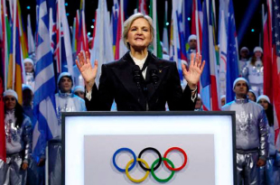 La medida reemplaza las reglas previas basadas en niveles de testosterona y refleja un cambio importante en la normativa olímpica.