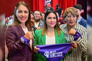 Mónica Chávez, Olimpia Coral y Delfina Gómez.