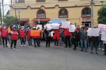 Exigen el pago de salarios que adeuda la administración pública encabezada por José Gustavo Vargas Cruz