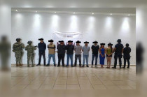 La captura se llevó a cabo en la colonia Guaymas Norte tras una denuncia ciudadana que alertó sobre la presencia de sujetos armados y generadores de violencia en la zona. 