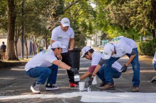El Cebratón convocó al estudiantado, profesorado y personal administrativo para diseñar y pintar de manera creativa las cebras y pasos peatonales.