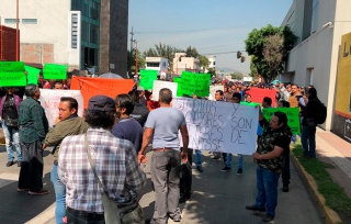 Acusan comerciantes al secretario de Tlalnepantla por corrupción