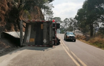 Vuelca tráiler en la #Toluca-Ciudad Altamirano