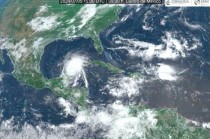 El NHC señaló que Beryl, que alcanzó la categoría 5 en el Caribe, se encuentra a 105 kilómetros al este-sureste de Progreso