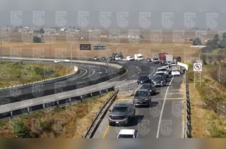 El bloqueo afectó el tránsito, obligando a los automovilistas a tomar rutas alternas.