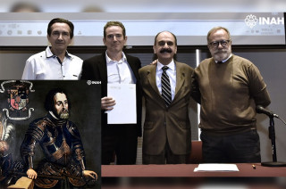 Ceremonia de donación del retrato de Hernán Cortés en el Castillo de Chapultepec, ahora parte del acervo del Museo Nacional de Historia.