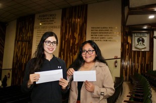 Dicho estímulo representa un reconocimiento al compromiso y la vocación de los maestros que contribuyen a la formación integral de los estudiantes.