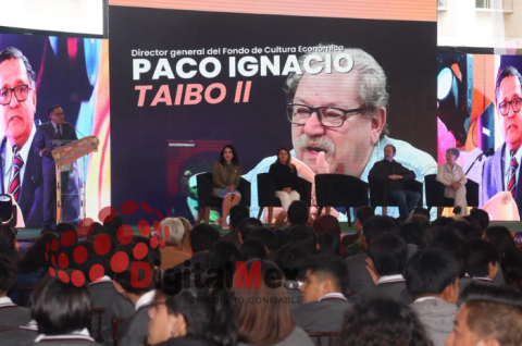 Ricardo Moreno Bastida, presidente municipal de Toluca, durante la inauguración del Festival PrimaverArte 2026