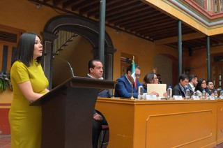 La legisladora destacó que este encuentro representa una oportunidad para que los jóvenes alzen la voz y expresen sus inquietudes en el ámbito político.