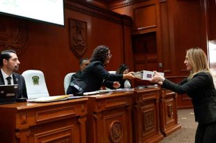 UAEMéx propone gratuidad gradual, voto directo para Rectoría y nuevo sistema de justicia universitaria.