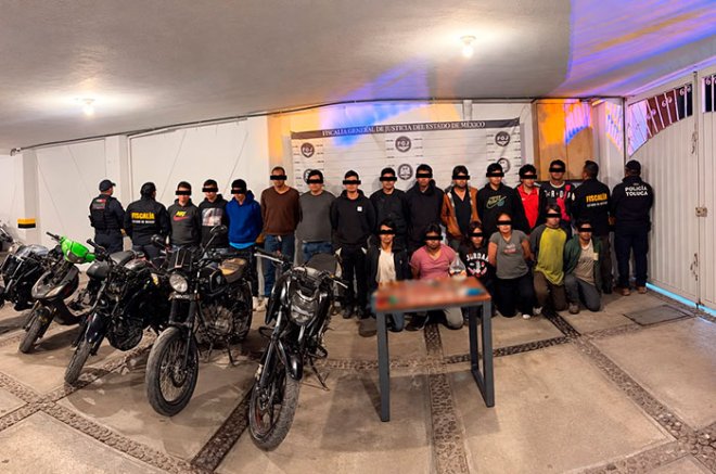 Las detenciones comenzaron cuando cuatro hombres fueron sorprendidos desvalijando una motocicleta; las indagatorias llevaron a capturar a otras 14 personas.