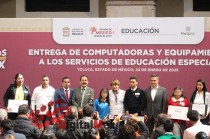 La gobernadora Delfina Gómez Álvarez señaló que esta entrega refleja el compromiso de su administración con la inclusión educativa.