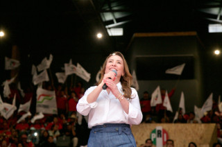 Cristina Ruiz Sandoval respalda iniciativa contra comisiones bancarias