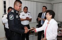 Reconocen colonos de Huixquilucan a policías