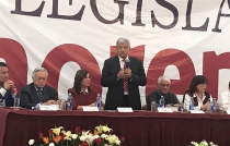 Pide AMLO a diputados federales comportarse con rectitud e integridad