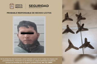 Osvaldo “N” de 24 años, junto con la motocicleta y los objetos asegurados, fueron trasladados a la Agencia del Ministerio Público.