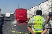 Se indicó que el chofer se dio a la fuga y el motociclista hasta el momento no ha sido identificado. 