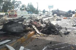 Una estructura cayó sobre una unidad de  de la Guardia Nacional