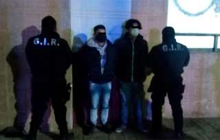 Aseguraron a dos masculinos tras una persecución, luego de que éstos asaltaran una farmacia en la comunidad de San Salvador Tizatlalli