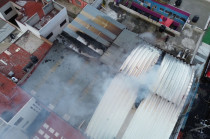 Incendio en bodega Los Queretanos, colonia La Romana, Tlalnepantla