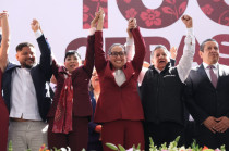 Azucena Cisneros durante la presentación de su Primer Informe de Gobierno