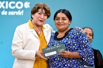 Delfina Gómez Álvarez inició la entrega de mil 074 tarjetas para los Comités de Salud y Bienestar