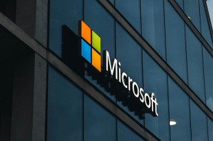 Usuarios de diversos países, incluidos México, reportan interrupciones en servicios de Microsoft.