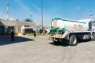Protección Civil suspendió actividades y cortó la electricidad, mientras Seguridad Pública acordonó la zona.