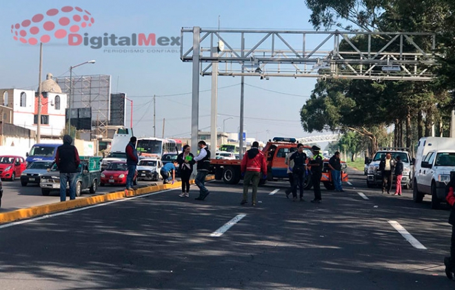 Muere atropellada joven de 16 años en la Toluca-Palmillas; se arma carambola