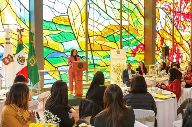 La rectora de la UAEMéx encabezó la presentación de la Secretaría de Ciencia.