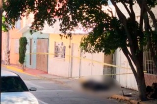 Al hacer la inspección, pudieron confirmar que se trataba del cuerpo de una mujer de aproximadamente 30 años.