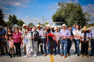 El alcalde Correa Rodríguez mejoró la conectividad y el acceso al agua potable en San Lucas.