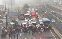 Bloquean tránsito en la México-Toluca