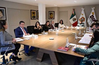 La gobernadora exhortó a los servidores públicos a continuar con los esfuerzos en favor de los sectores menos favorecidos