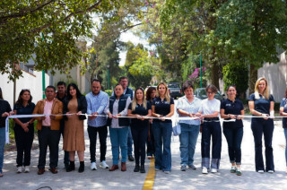 Romina Contreras entregó la repavimentación de la calle Bosque del Secreto en Huixquilucan