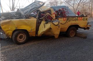 El accidente tuvo lugar en la carretera Toluca-Cd. Altamirano, a un kilómetro de la comunidad del Zapote Acamuchitlán.