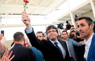 Tribunal alemán deja en libertad bajo fianza a Puigdemont