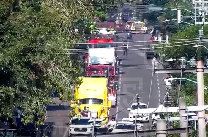 Autoridades piden tomar previsiones ante el paso de unidades pesadas y mayor movilidad por el evento automotriz.