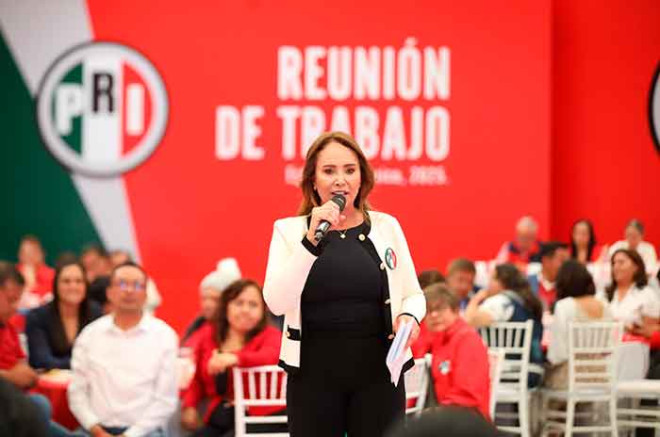 #Video: El PRI sigue vivo y listo para defender a #México del mal gobierno: Cristina Ruiz