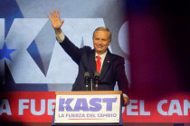 El presidente electo José Antonio Kast celebra los resultados oficiales del Servel en el comando del Partido Republicano