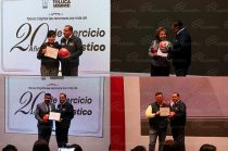 El alcalde de Toluca reconoció a 24 periodistas mexiquenses por su trayectoria profesional y aportación al ejercicio informativo en el Estado de México.
